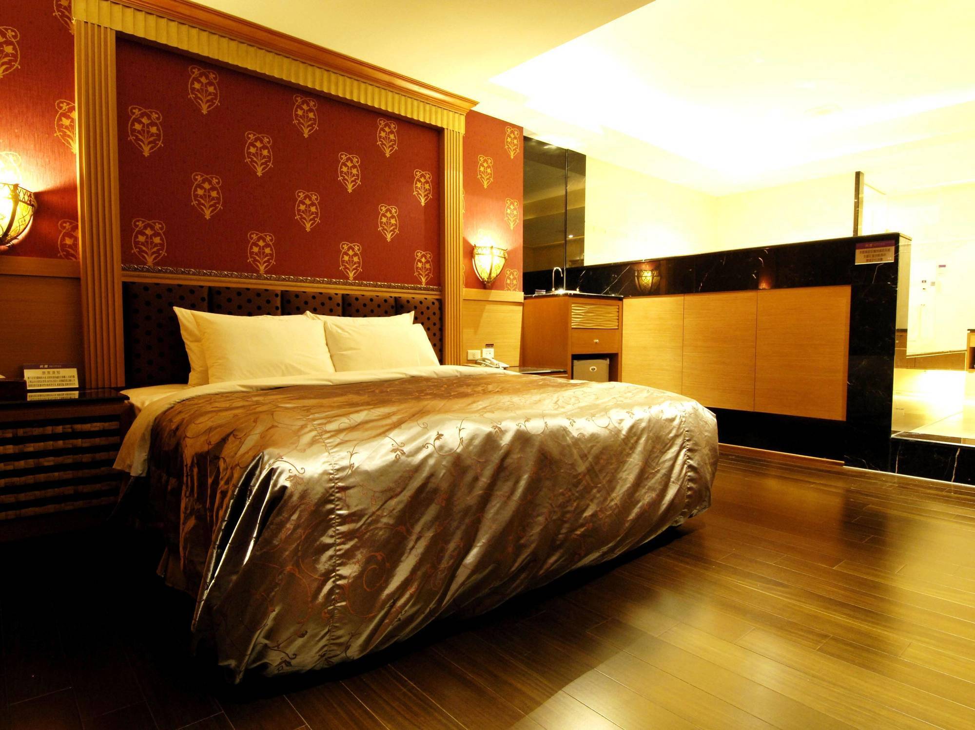 Ouge Motel Kaohsiung Exterior photo