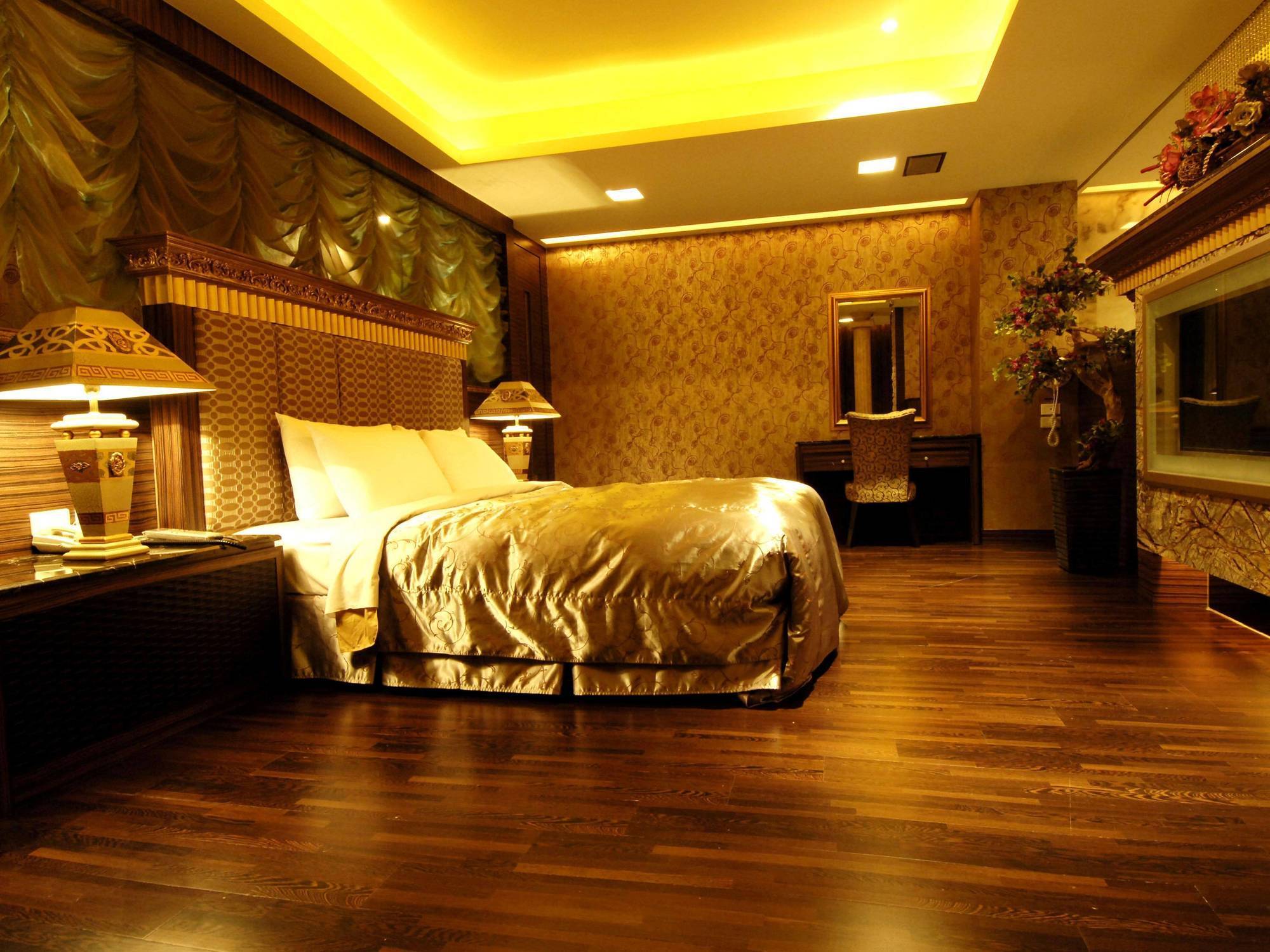 Ouge Motel Kaohsiung Exterior photo