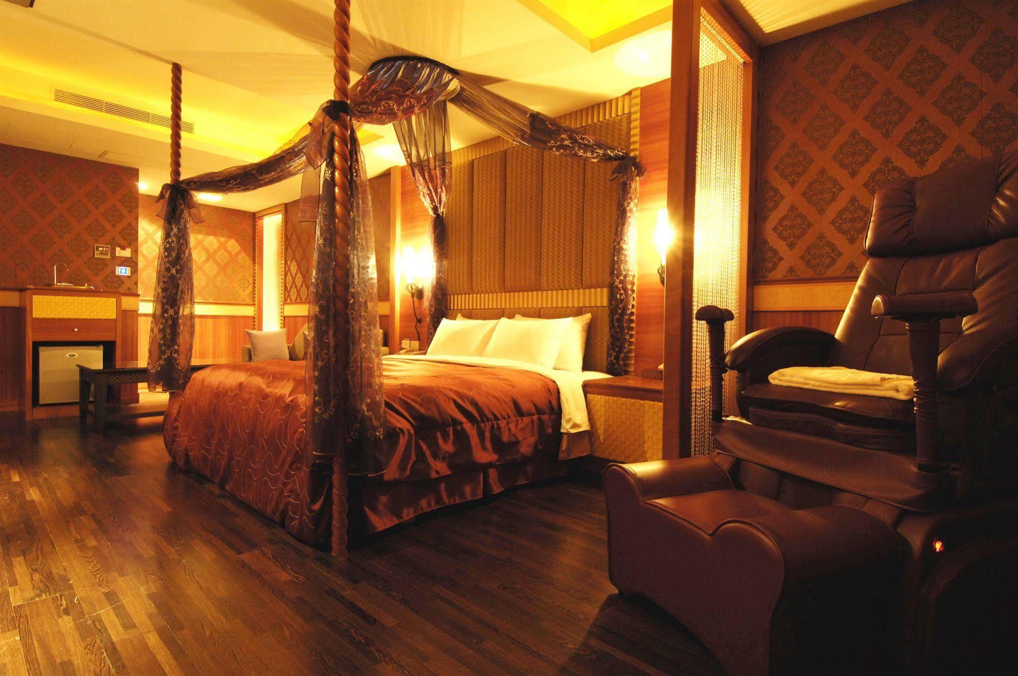 Ouge Motel Kaohsiung Exterior photo